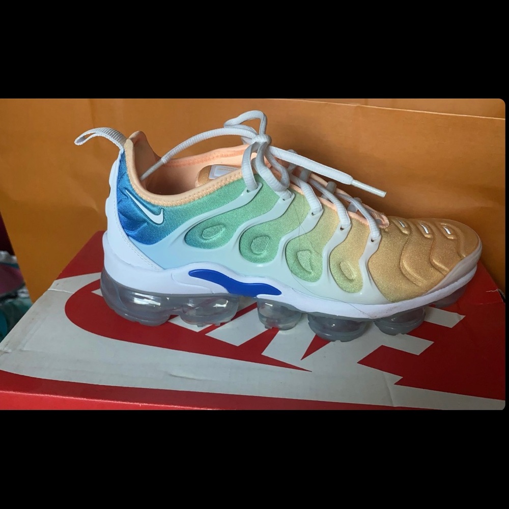 Shoes - Picture 2 of 5